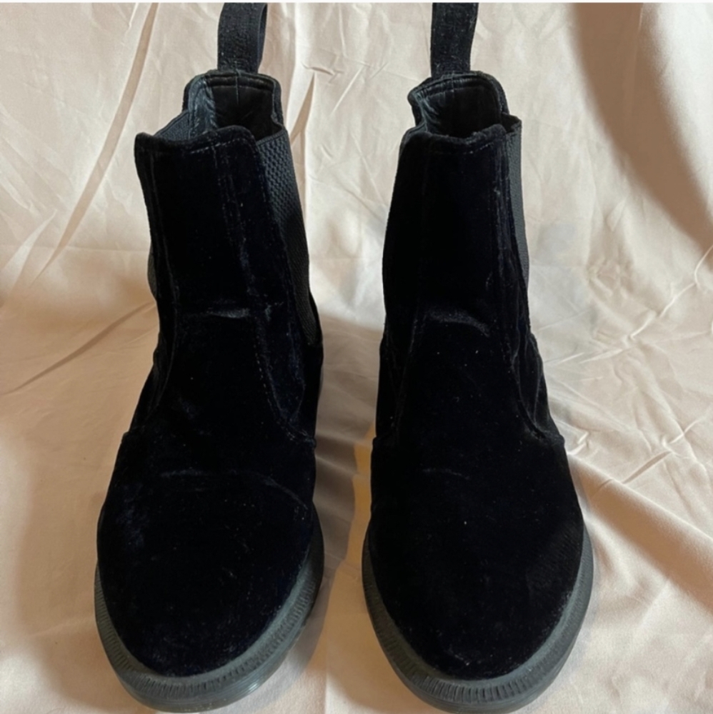 Doc Dr. Marten Flora Velvet Chelsea Boot Size 8